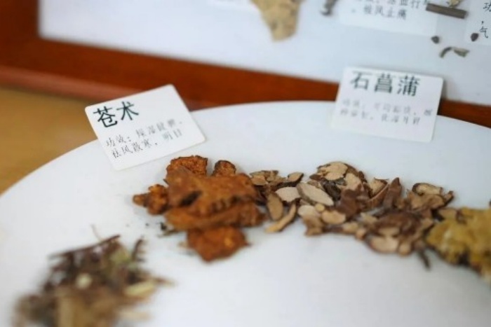 护理动态丨健康相伴，中医相随——我院中医护理体验活动暖心开启！